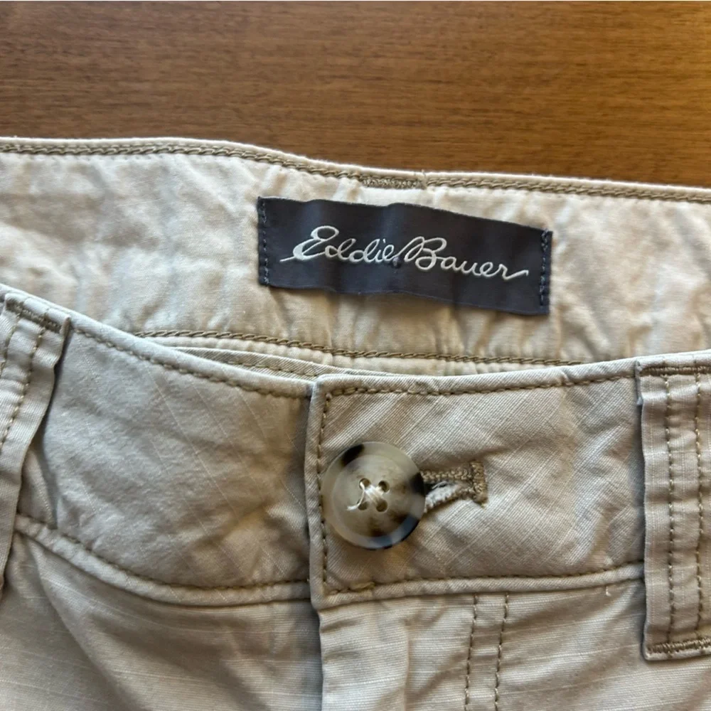 Eddie Bauer Women’s Tan Cropped Capri Cargo Pants Size 6